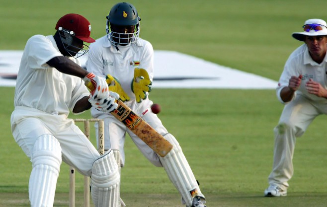 Players with 2000 Runs Scoring a Pair