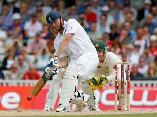 Players with 2000 Runs Scoring a Pair