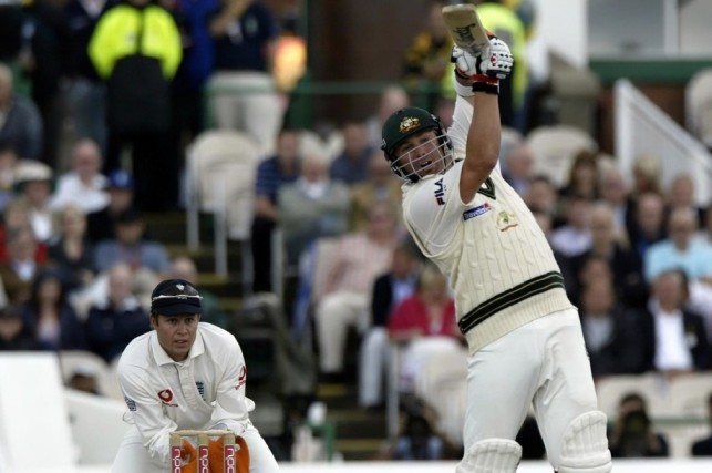 Players with 2000 Runs Scoring a Pair